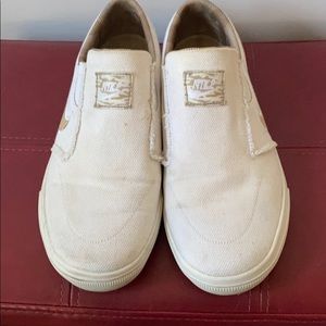 Nike canvas women’s size 7